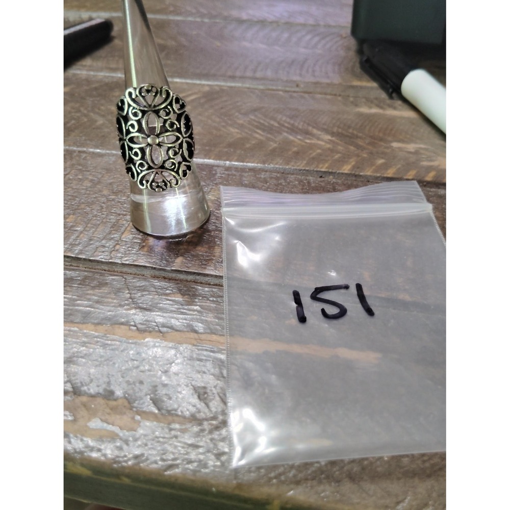 Filigree Statement Ring Womens Size 7.5 Antiqued Silver Tone Cutout Floral Ring